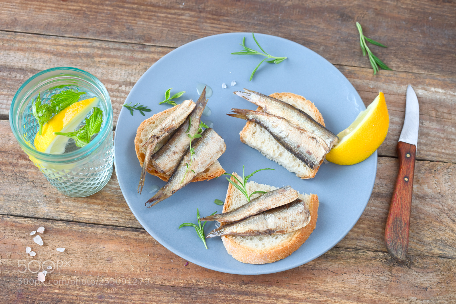 Canon EOS 5D Mark II sample photo. Bread with sprats photography