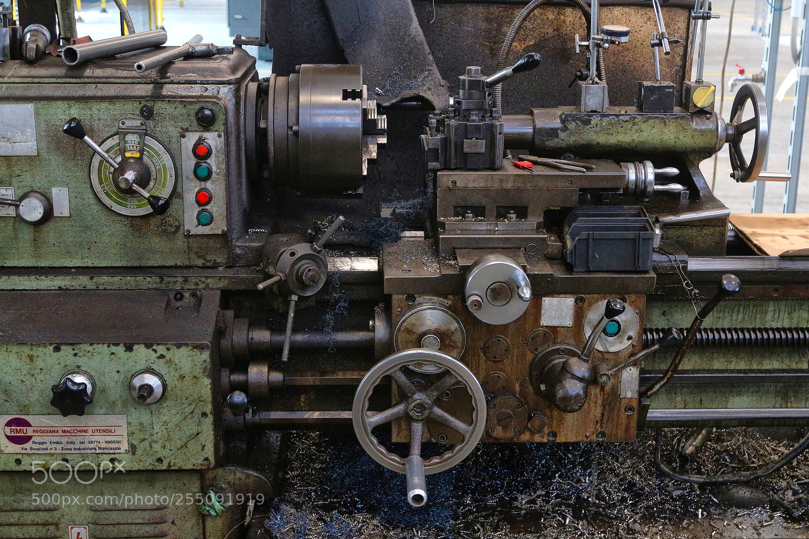 Canon EOS 700D (EOS Rebel T5i / EOS Kiss X7i) sample photo. Lathe, machine tool, vintage photography