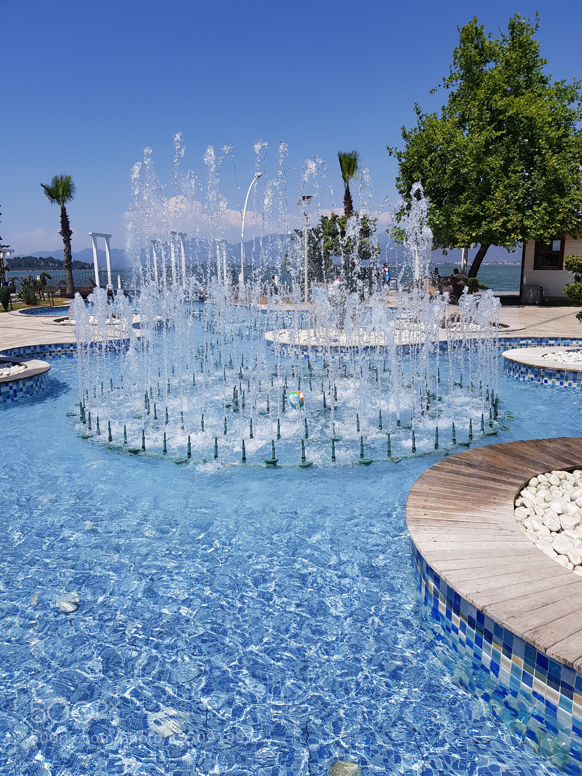 Samsung Galaxy S8 sample photo. Beautiful fountain. photography
