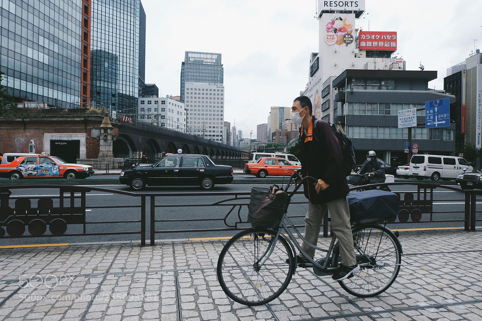 Fujifilm X-T10 sample photo. Man on bike photography