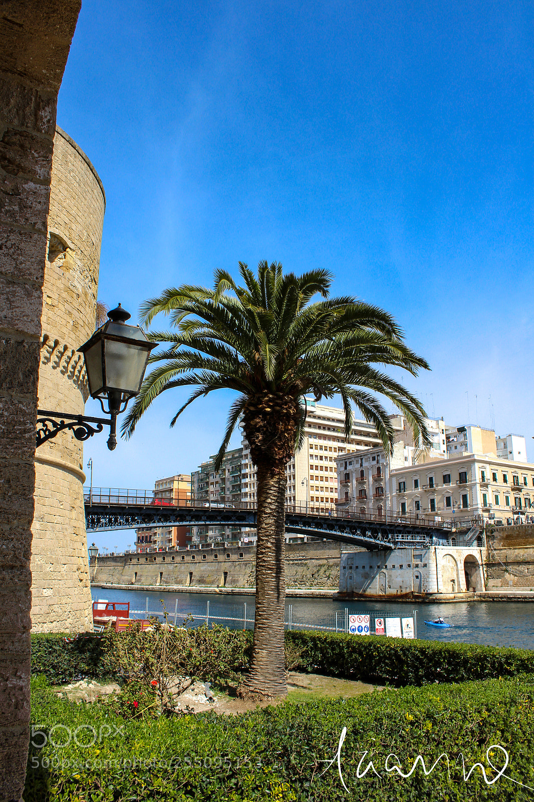 Canon EOS 1200D (EOS Rebel T5 / EOS Kiss X70 / EOS Hi) sample photo. Taranto castle and details photography