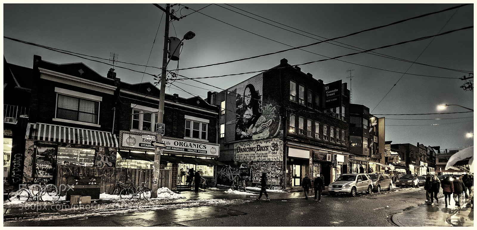 Nikon D7000 sample photo. Saturday night shopping photography