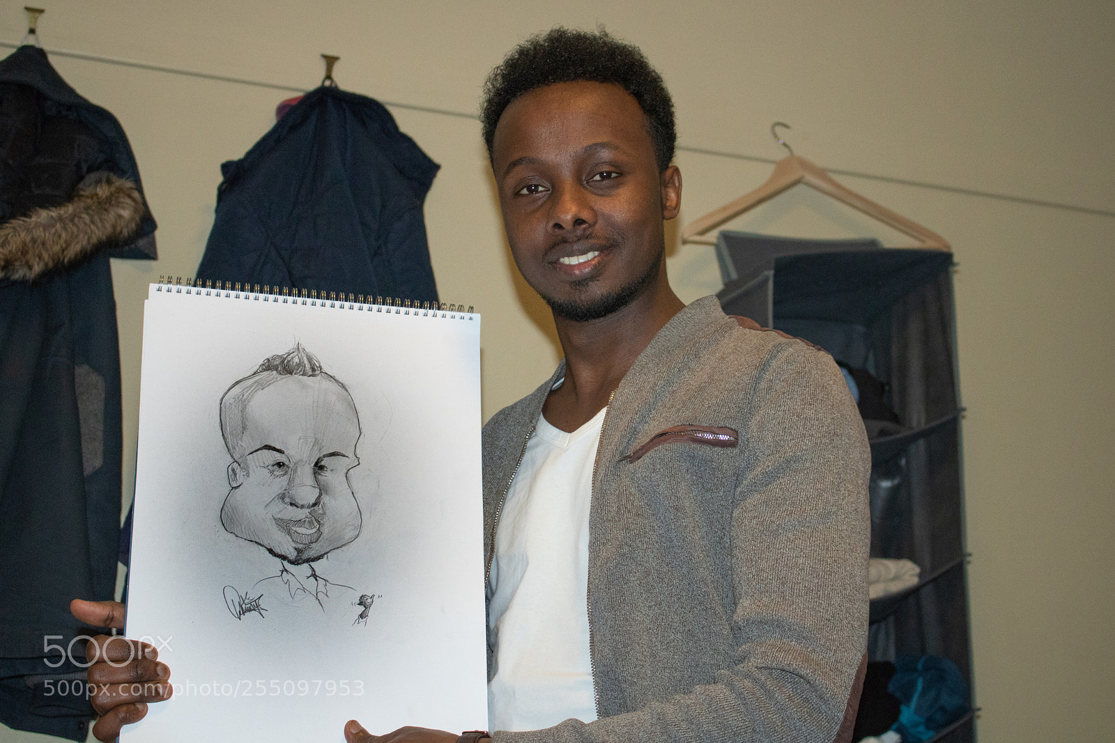 Canon EOS 750D (EOS Rebel T6i / EOS Kiss X8i) sample photo. Together with own's caricature photography