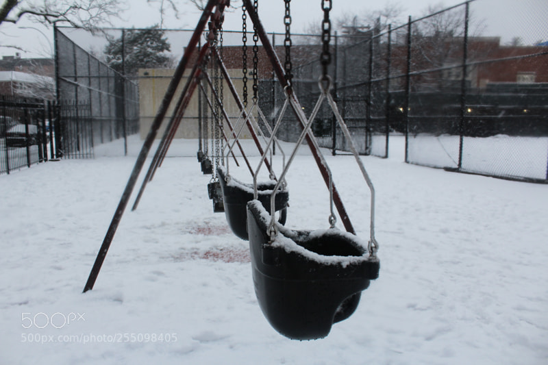 Canon EOS 1200D (EOS Rebel T5 / EOS Kiss X70 / EOS Hi) sample photo. Snow children photography