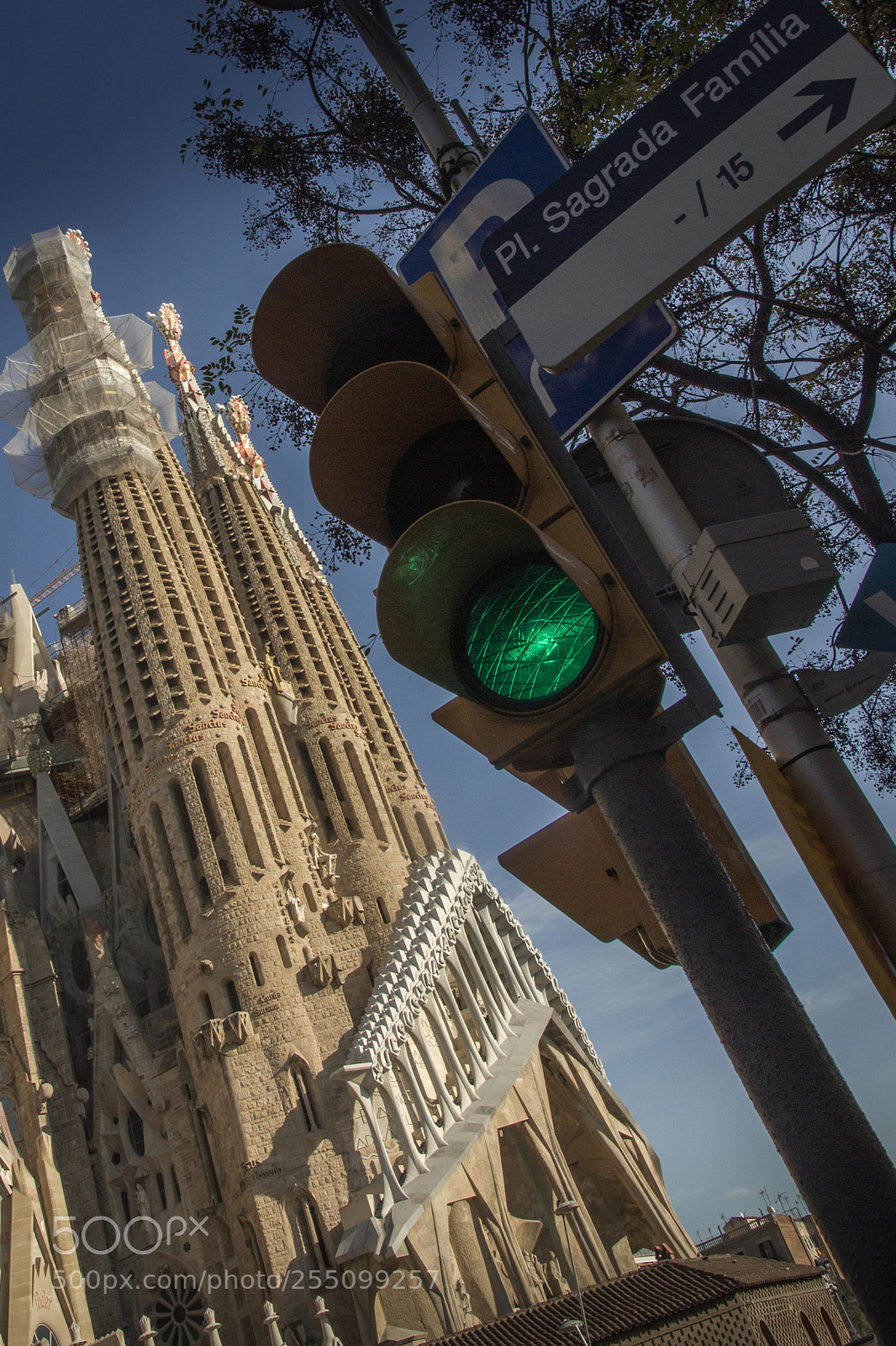 Canon EOS 550D (EOS Rebel T2i / EOS Kiss X4) sample photo. Sagrada familia photography