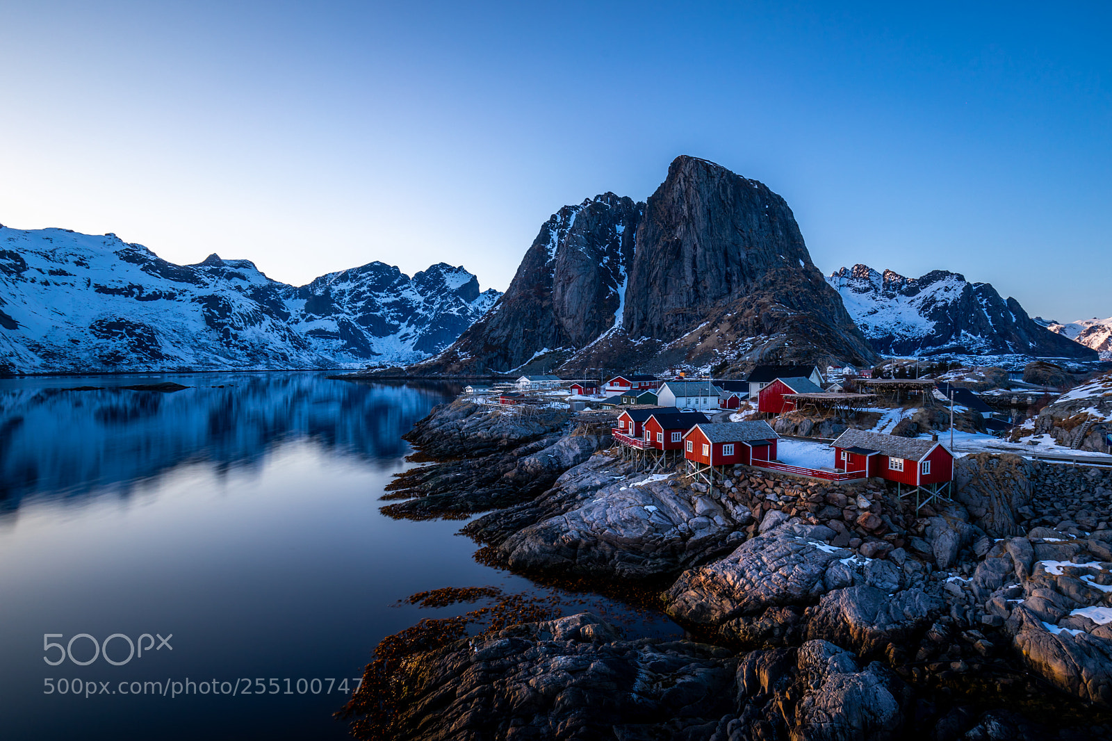 Canon EOS 5D Mark IV sample photo. Hamnoy clear skies photography