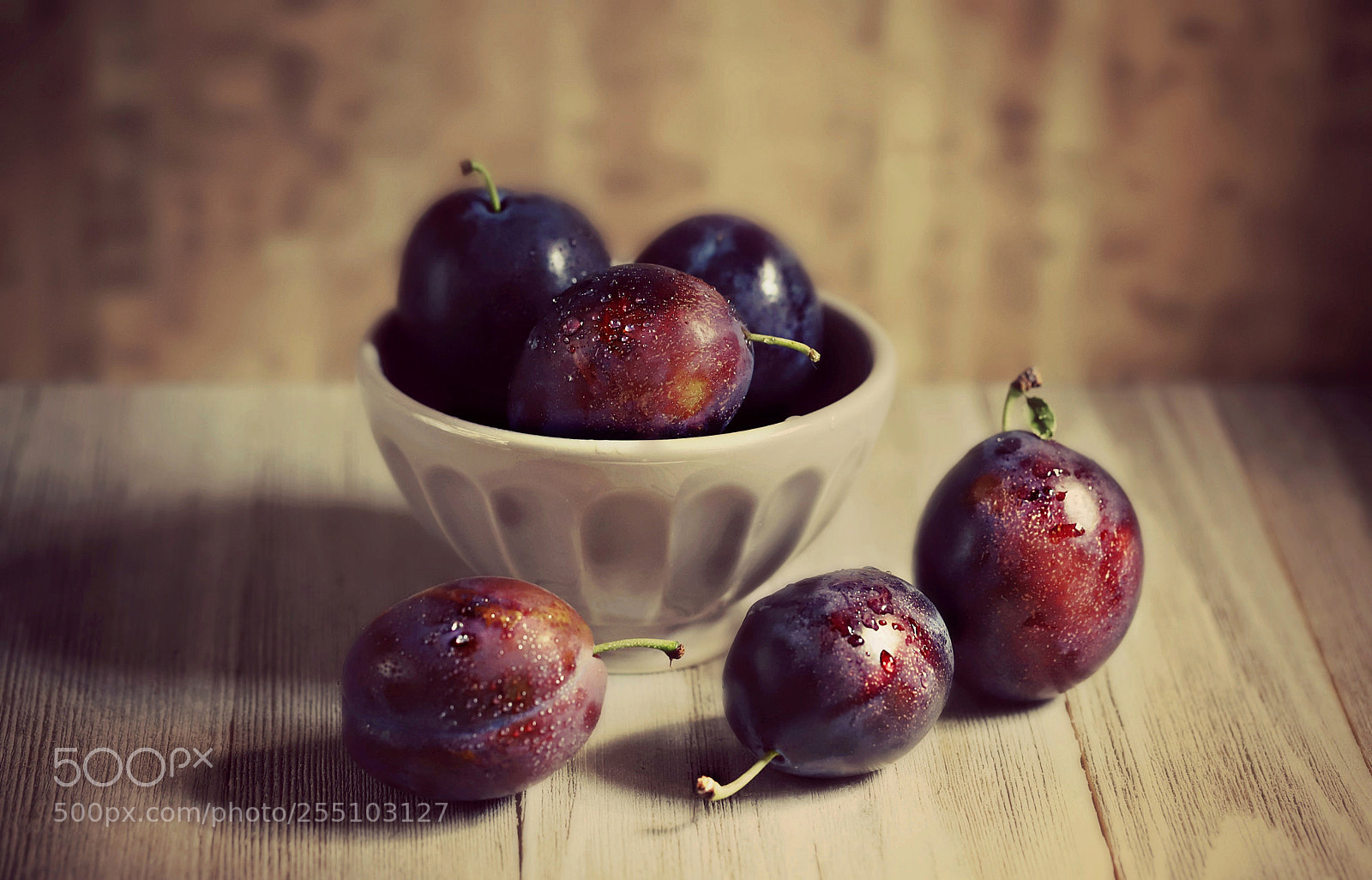 Canon EOS 6D Mark II sample photo. Delicious plums photography