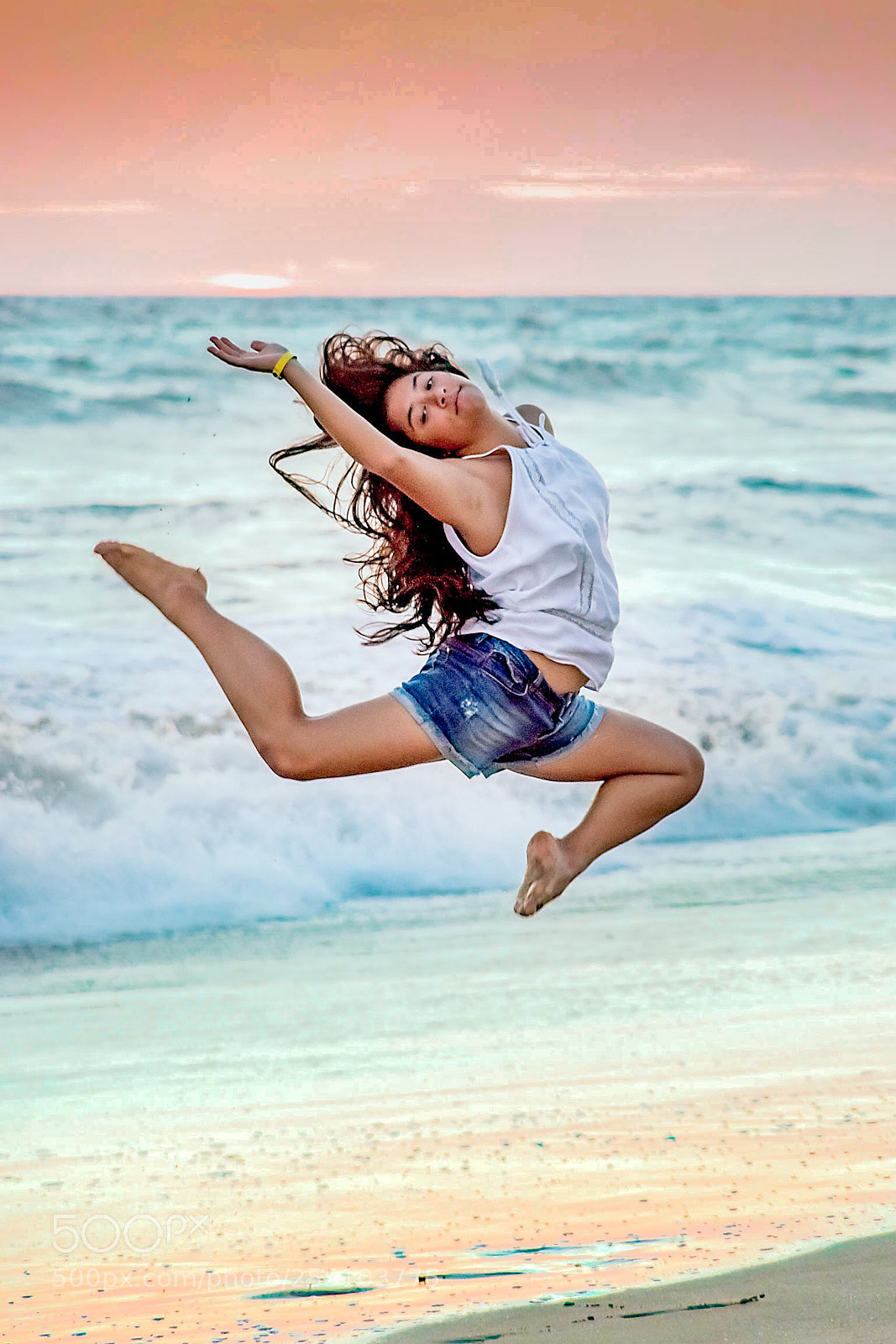 Pentax K-70 sample photo. Floating in the beach photography