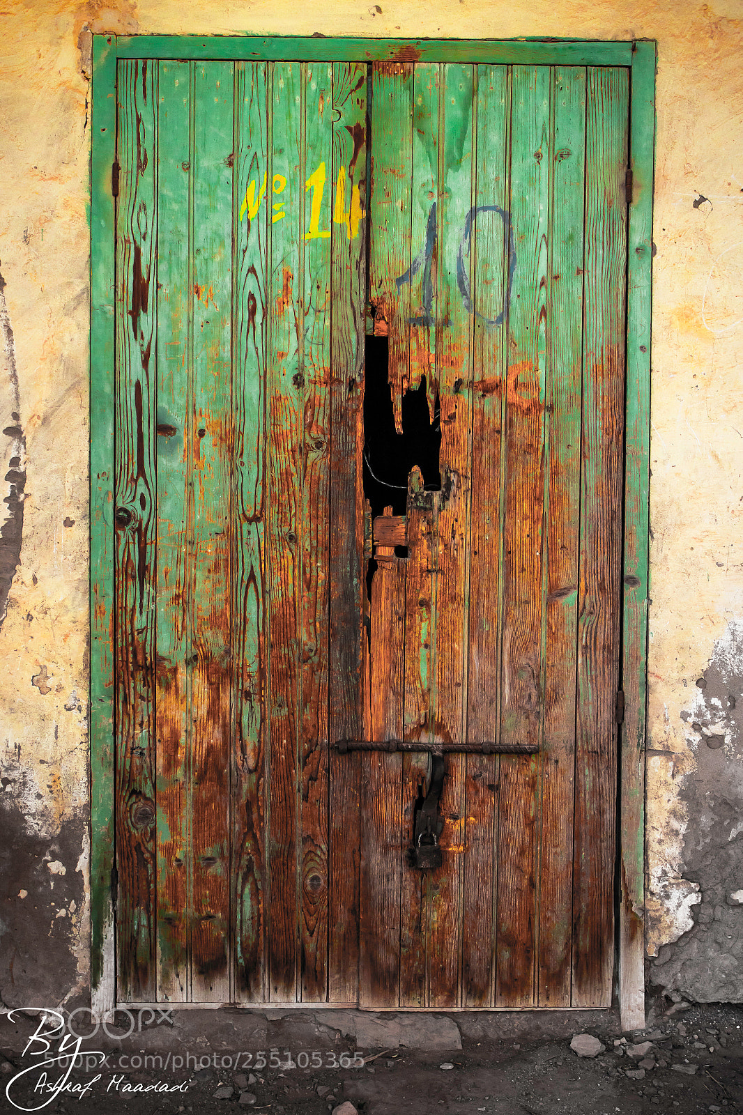 Canon EOS 7D Mark II sample photo. Old door photography