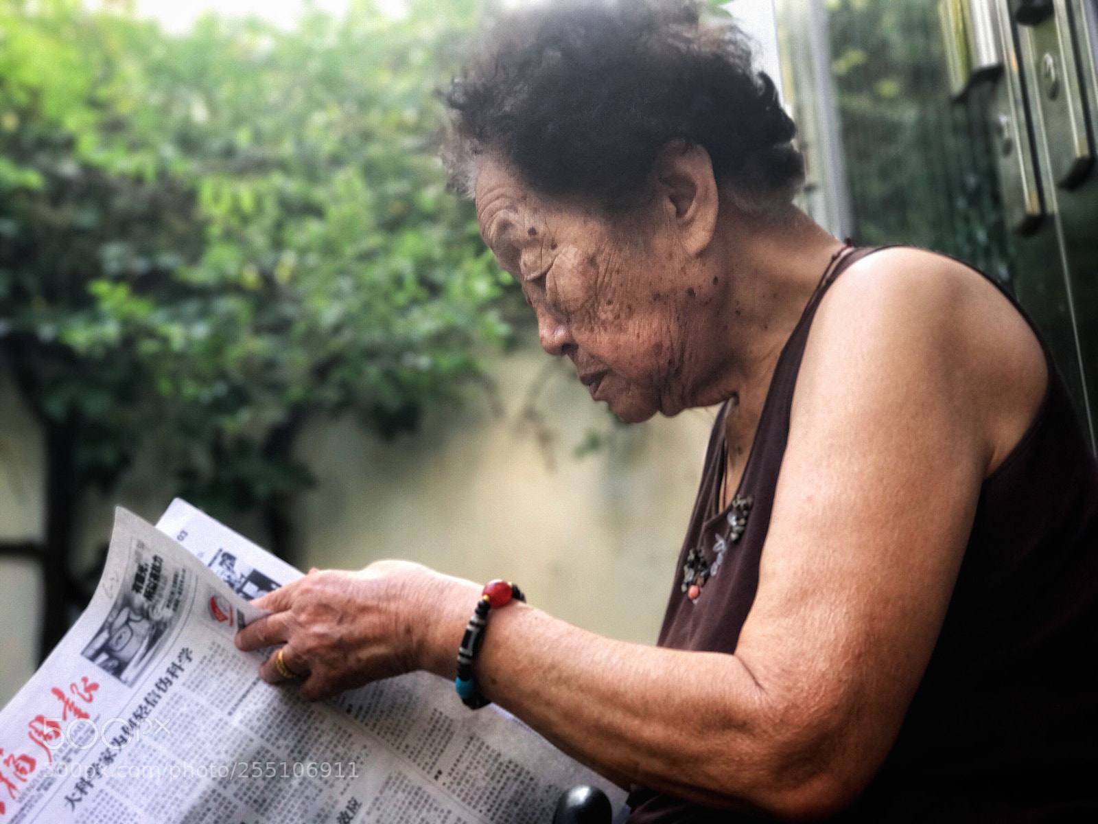 Apple iPhone 7 Plus sample photo. Grandma photography