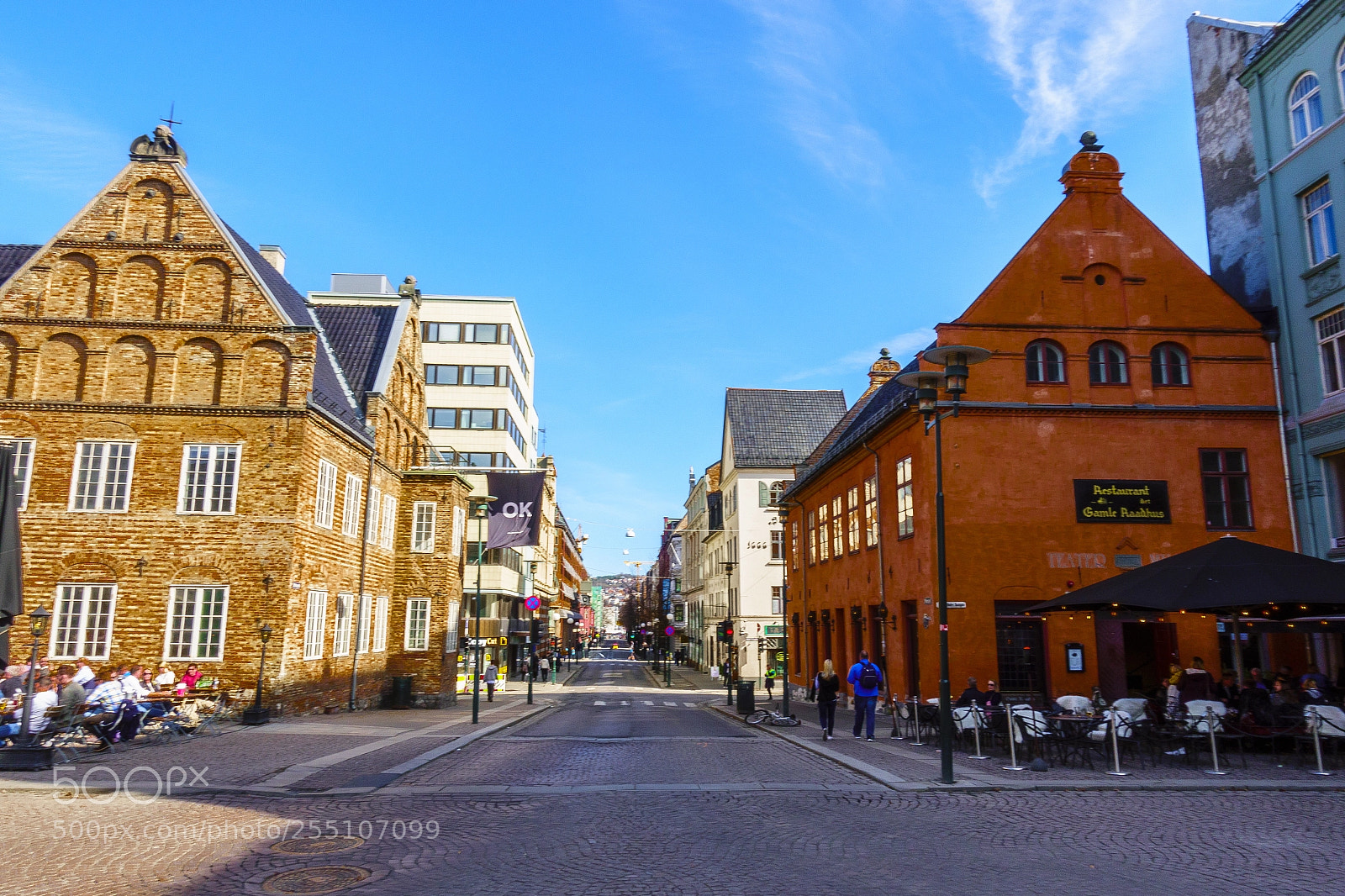 Sony DSC-RX100M5 sample photo. Rådhusgata i oslo photography