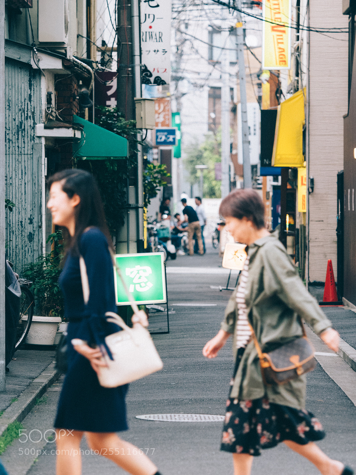 Olympus OM-D E-M5 II sample photo. Bar "window" photography