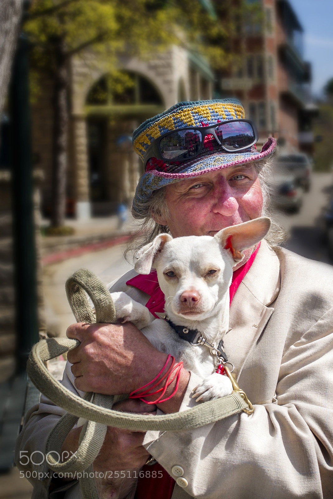 Leica M (Typ 240) sample photo. Man holding dog photography