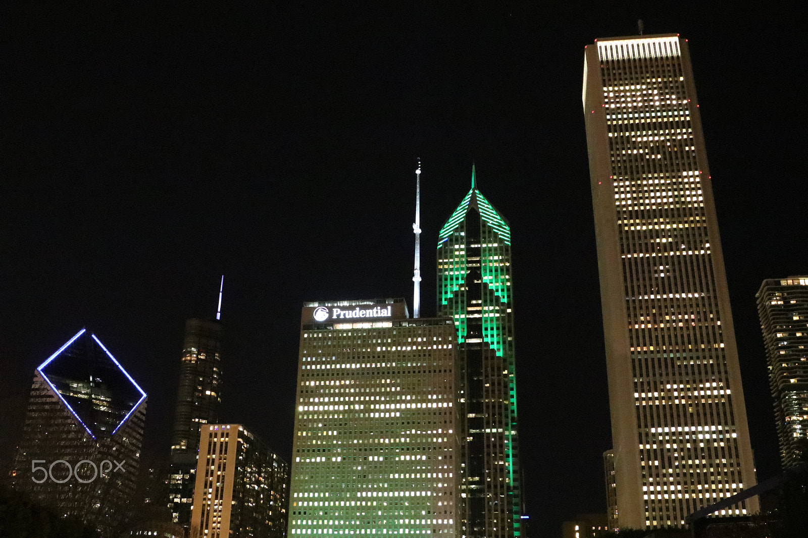 Canon EOS 80D + Canon EF 24-105mm F4L IS USM sample photo. Chicago skyline photography