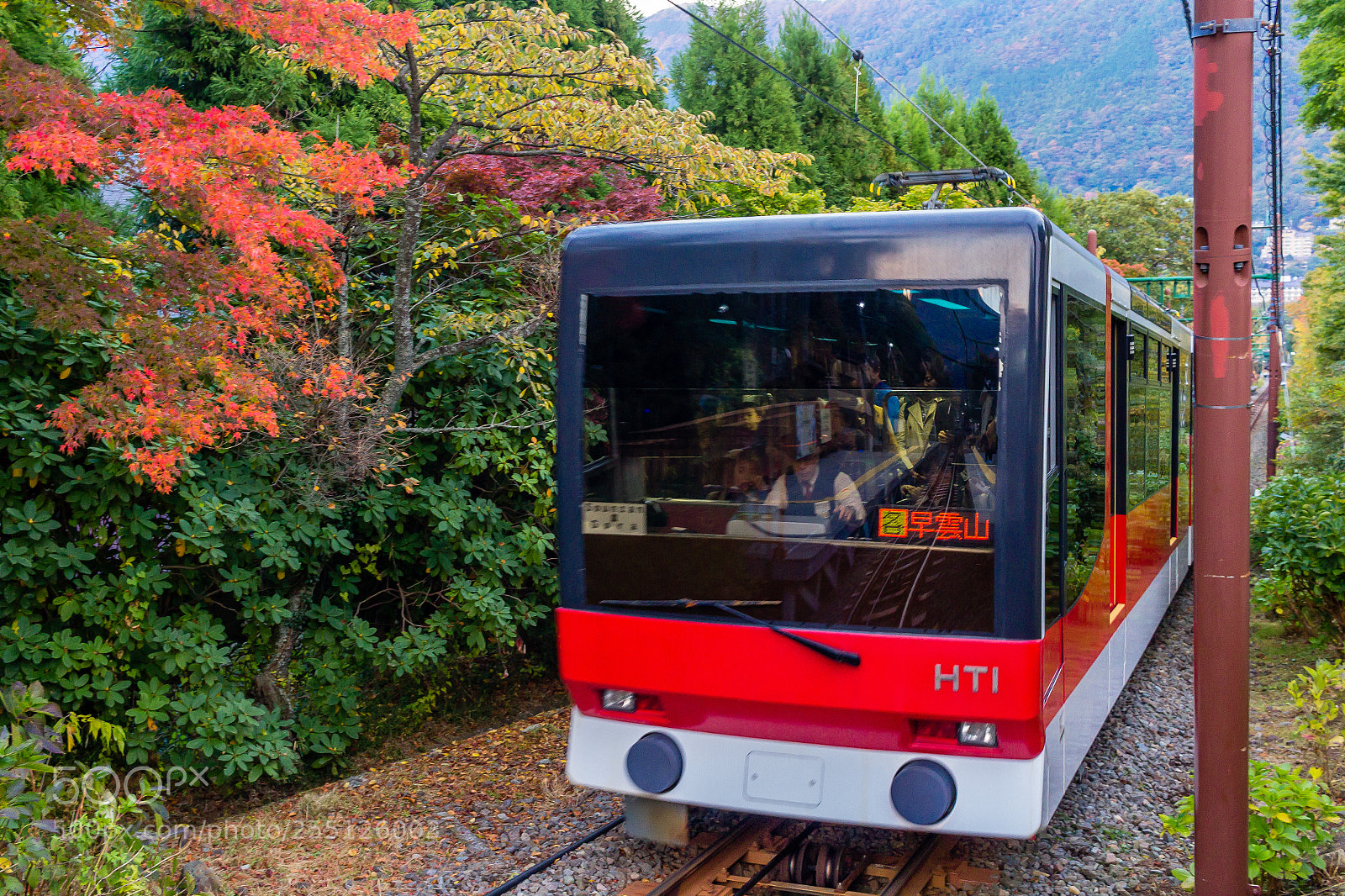 Canon EOS 1200D (EOS Rebel T5 / EOS Kiss X70 / EOS Hi) sample photo. Uphill train photography