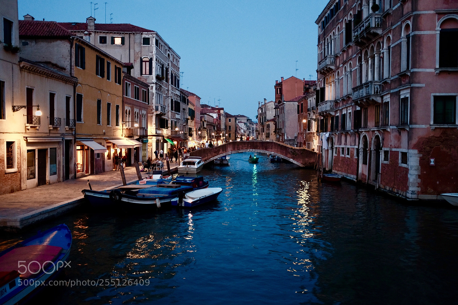 Fujifilm X100T sample photo. Venice streets by night photography