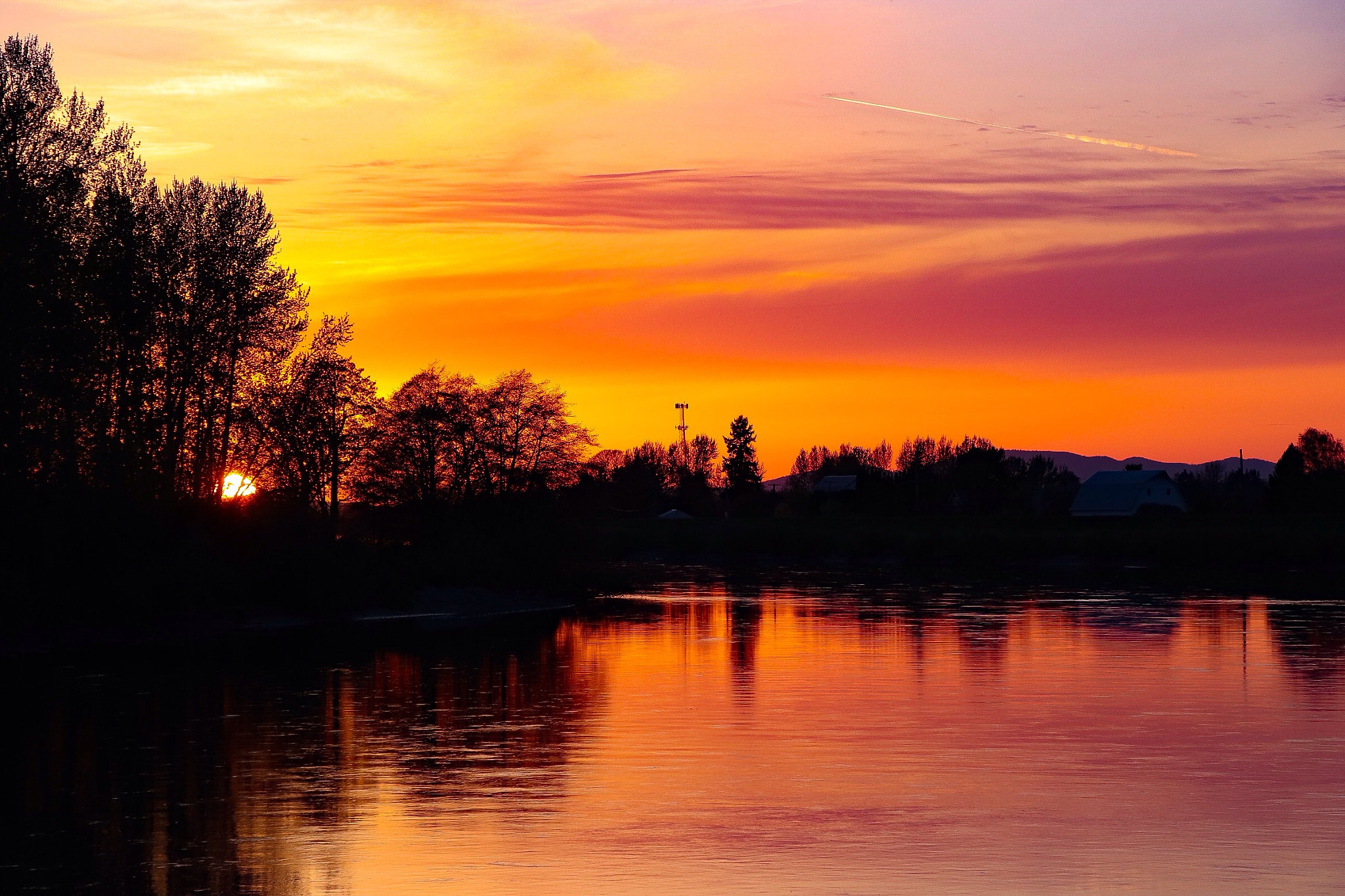 Canon EOS 200D (EOS Rebel SL2 / EOS Kiss X9) sample photo. Sunset skagit river photography