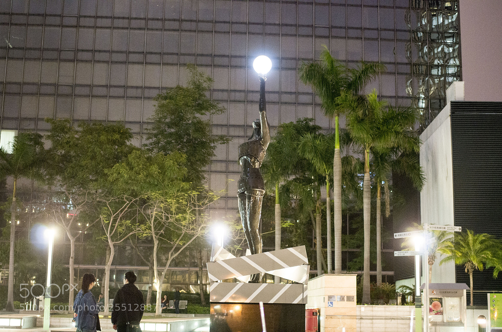 Pentax K-5 sample photo. Movies bring light photography
