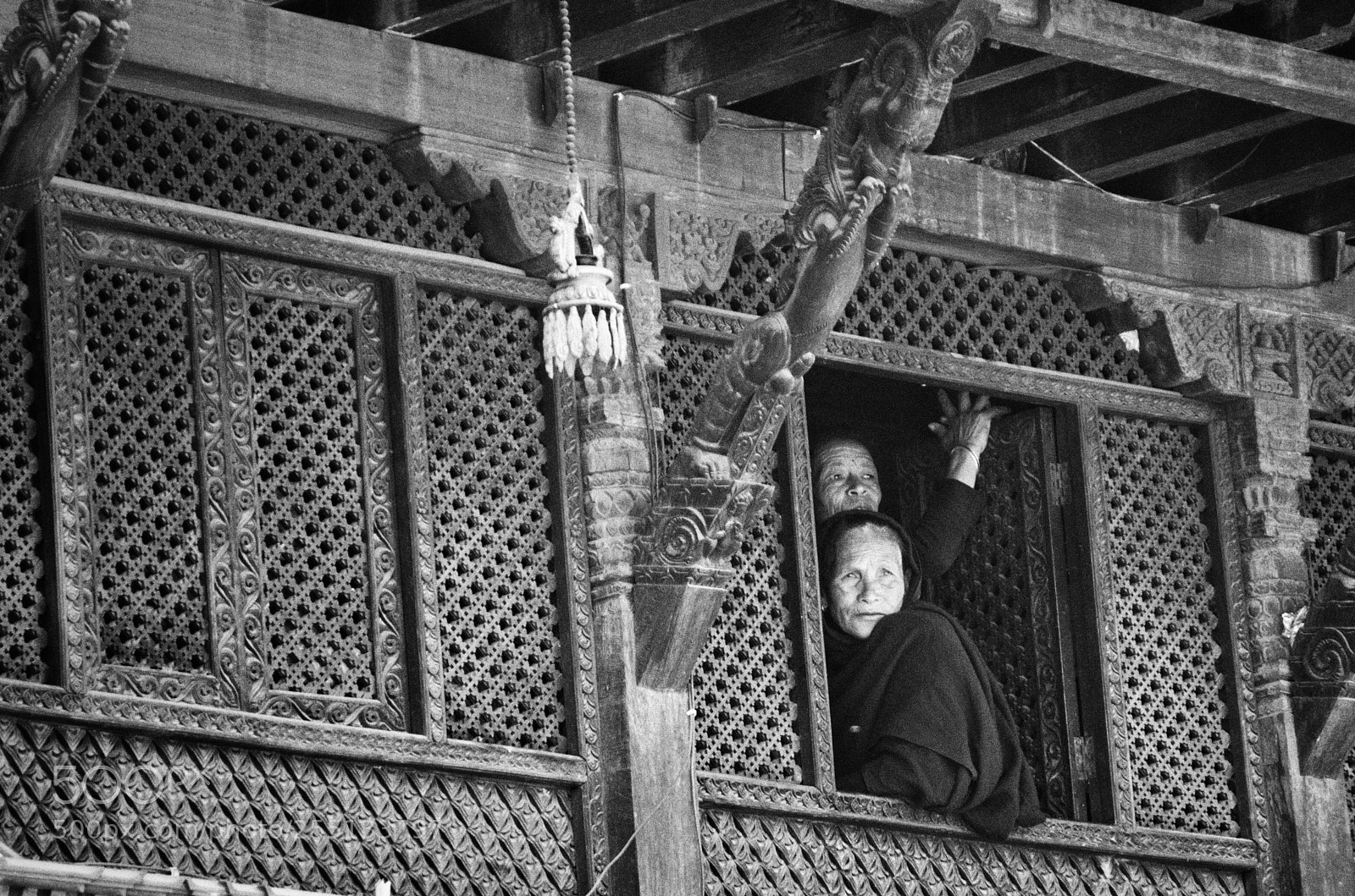 Nikon D7000 sample photo. Women by the window photography