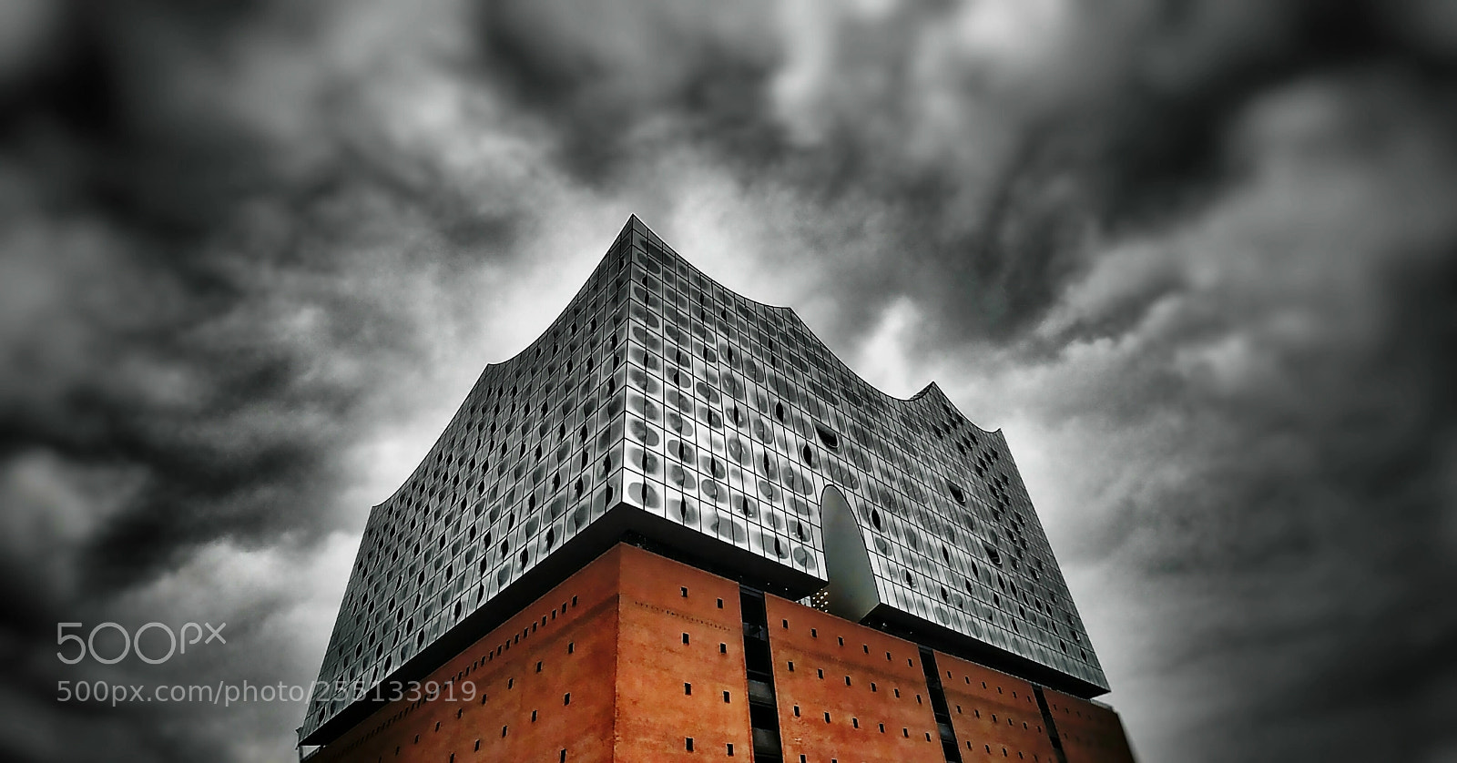 LG G6 sample photo. Elbphilharmonie photography