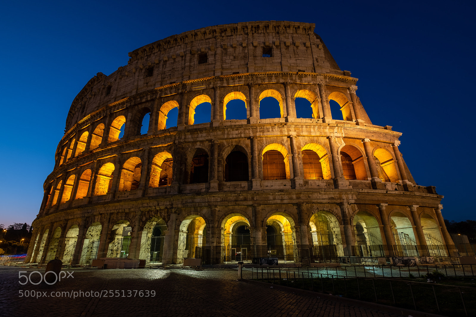 Fujifilm X-T2 sample photo. Colosseum is awakend photography