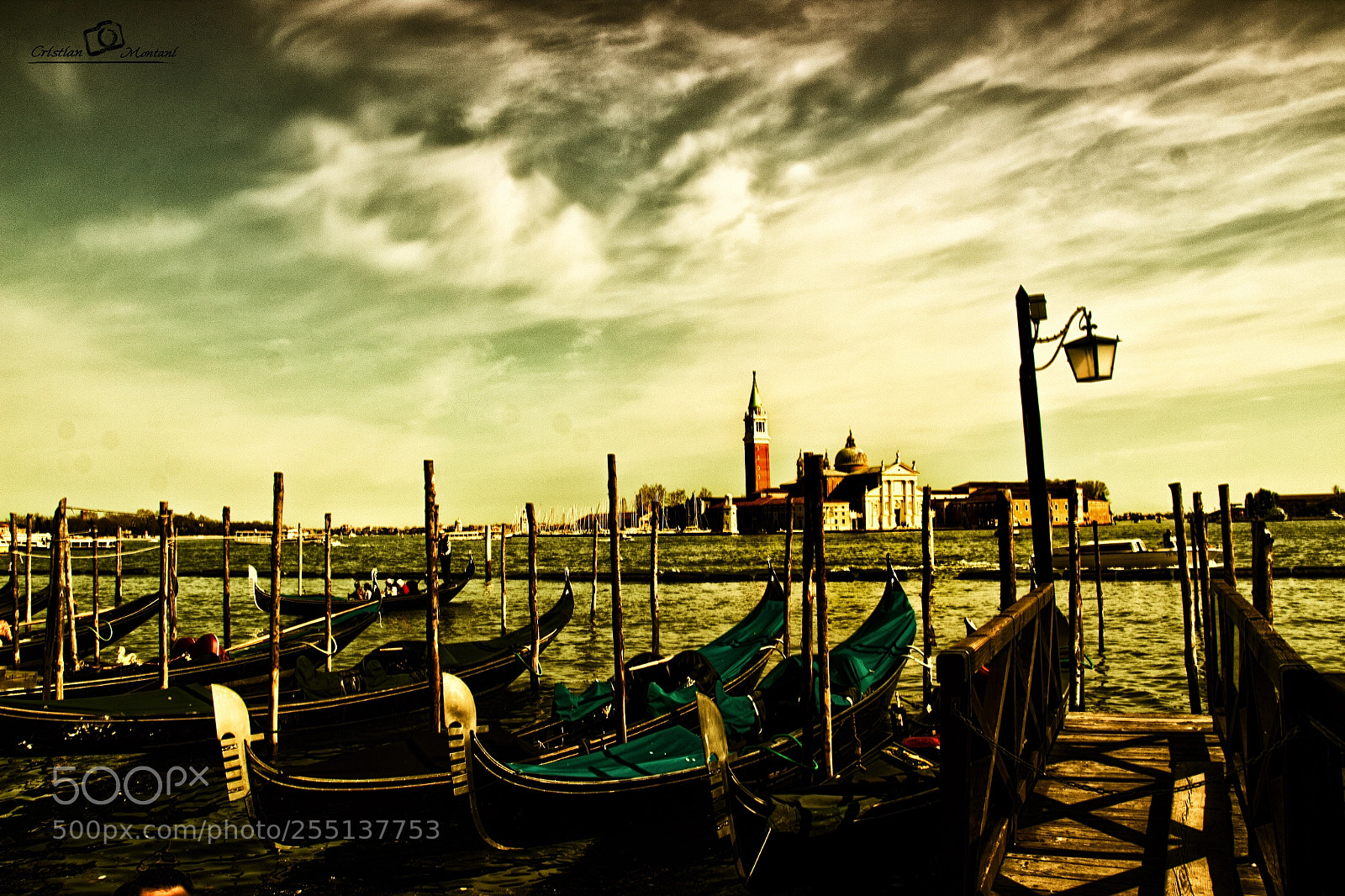 Canon EOS 1300D (EOS Rebel T6 / EOS Kiss X80) sample photo. Venice & gondole photography