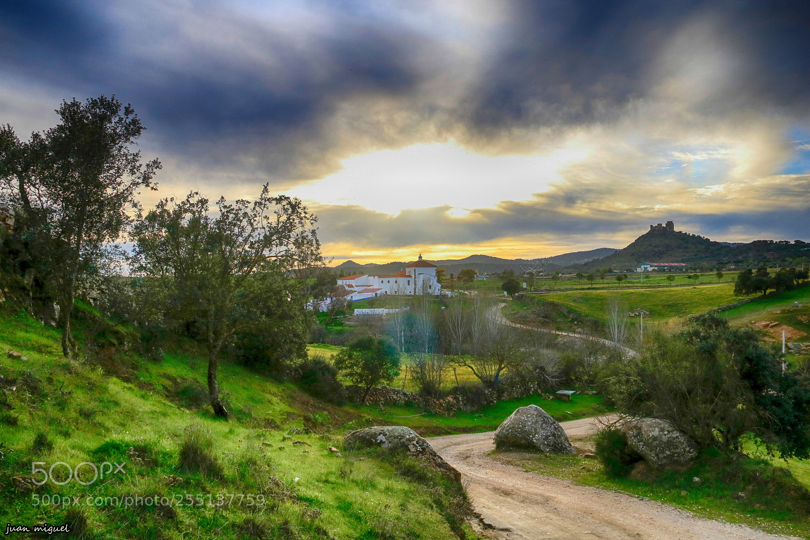 Canon EOS 750D (EOS Rebel T6i / EOS Kiss X8i) sample photo. Burguillos abril copia () photography