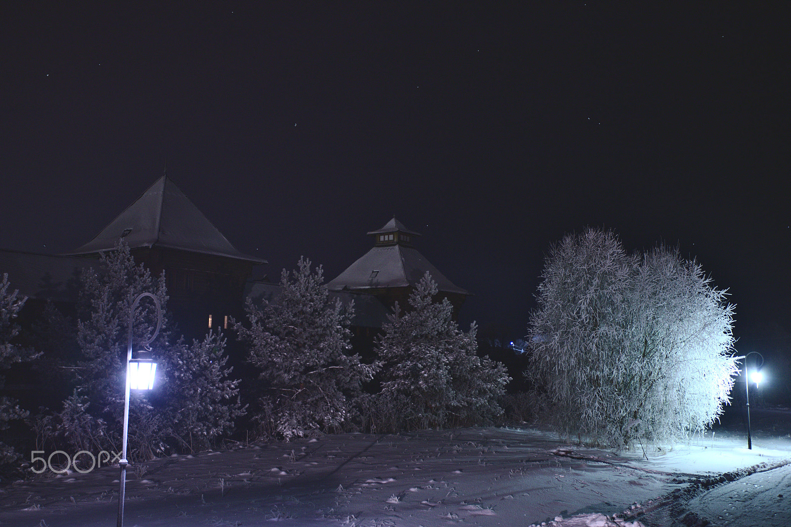 Canon EF 17-40mm F4L USM sample photo. Silent night photography