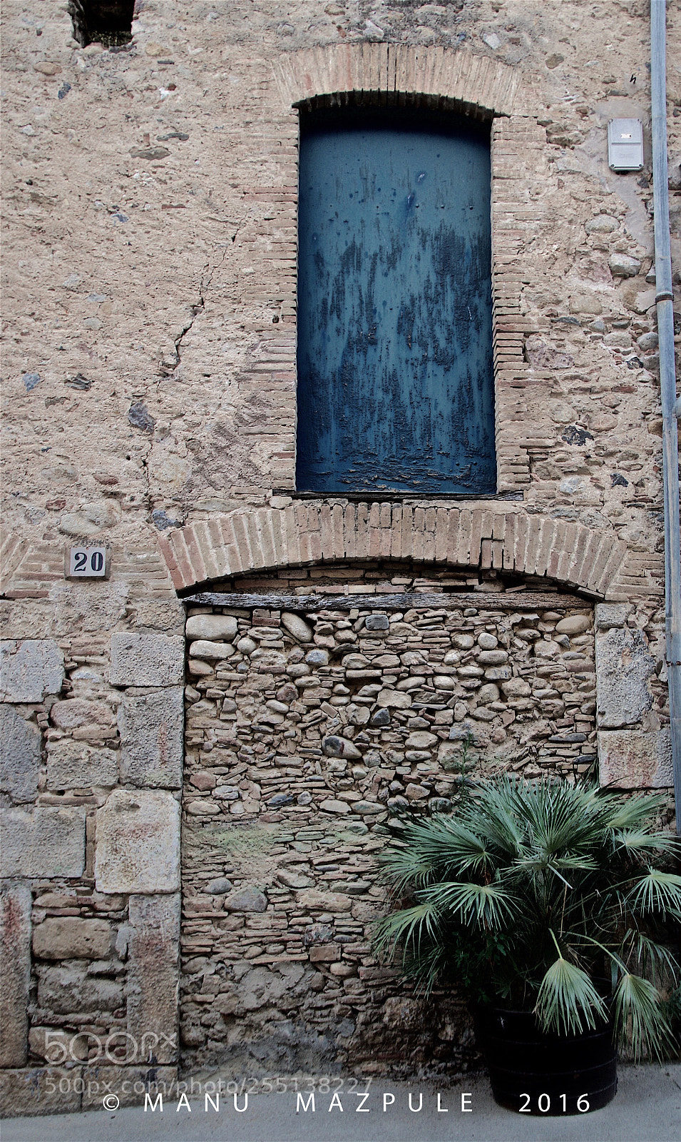 Canon EOS 70D sample photo. 307. girona. catalunya... no passing... photography