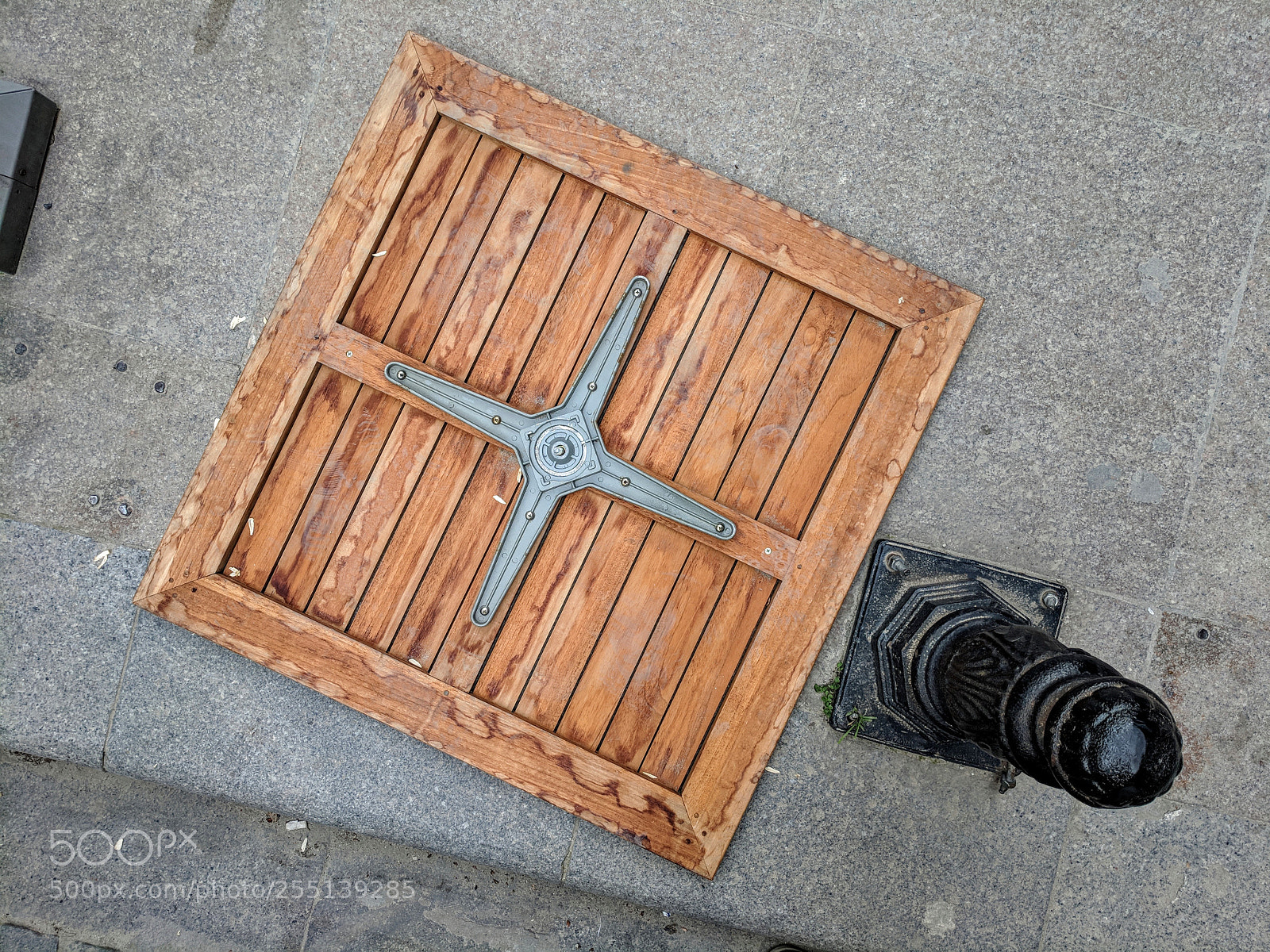 Google Pixel XL sample photo. Street table photography