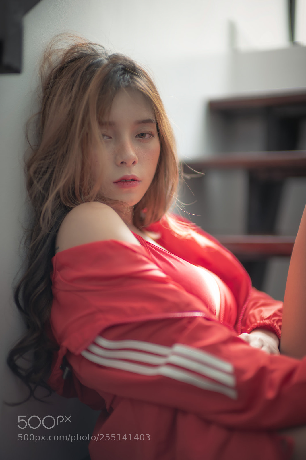 Leica SL (Typ 601) sample photo. The woman in red photography