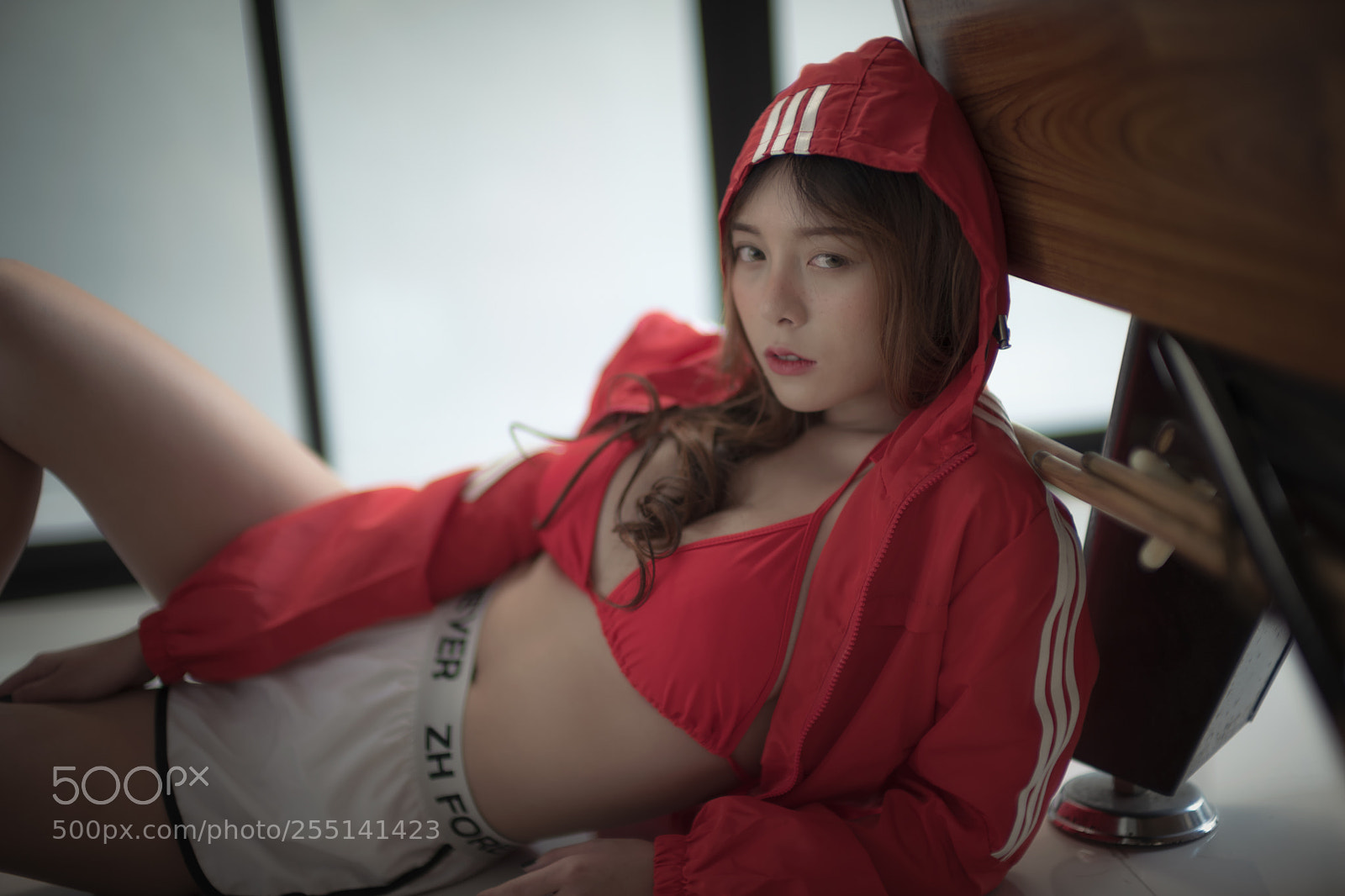 Leica SL (Typ 601) sample photo. The woman in red photography