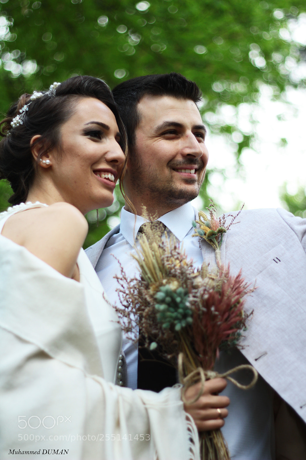 Canon EOS 550D (EOS Rebel T2i / EOS Kiss X4) sample photo. Friends wedding photography