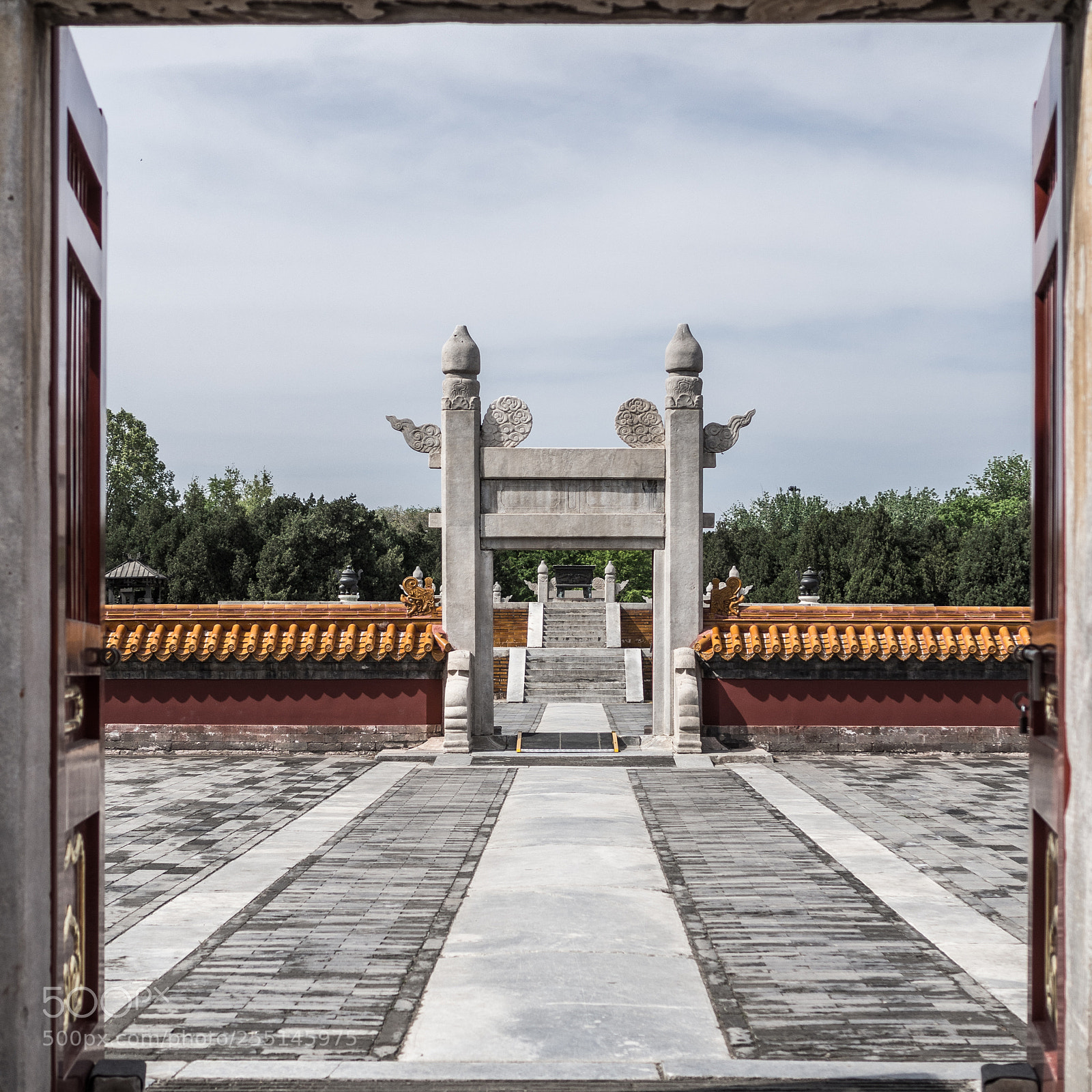 Olympus OM-D E-M10 II sample photo. The temple of earth photography