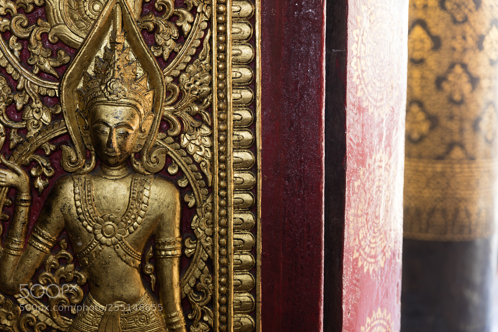 Canon EOS 5DS R sample photo. Temple in luang prabang photography