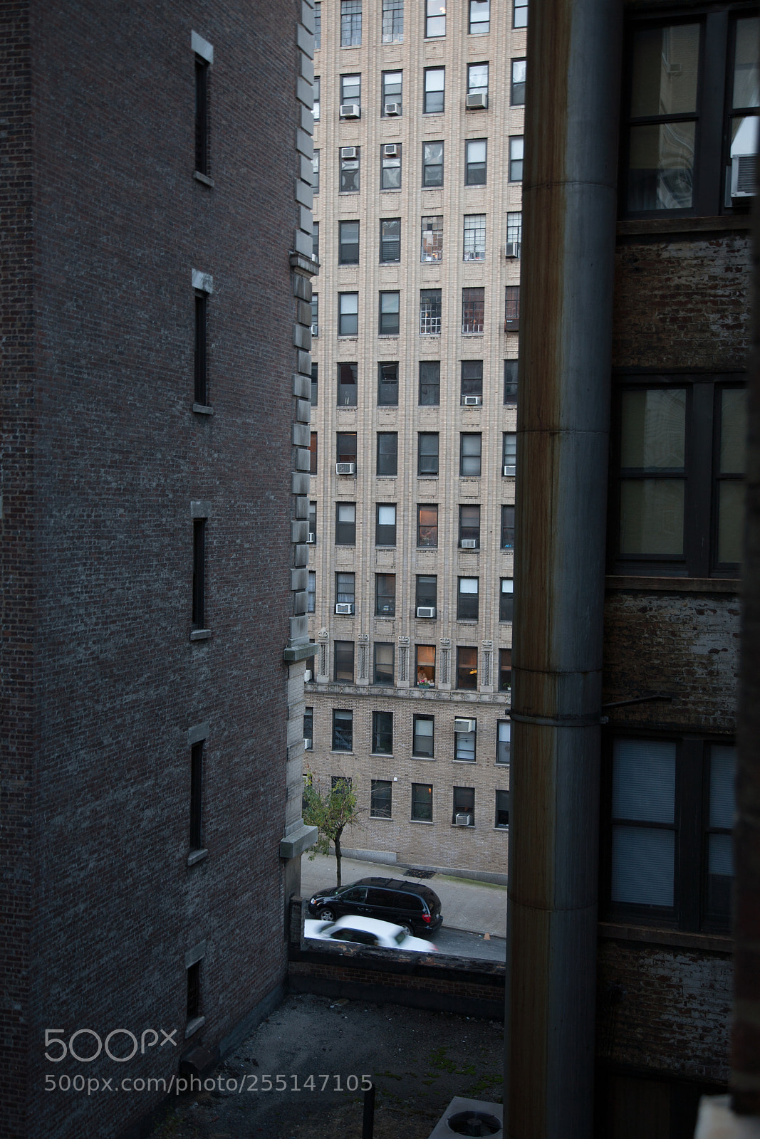 Canon EOS 5D sample photo. Building in manhattan photography