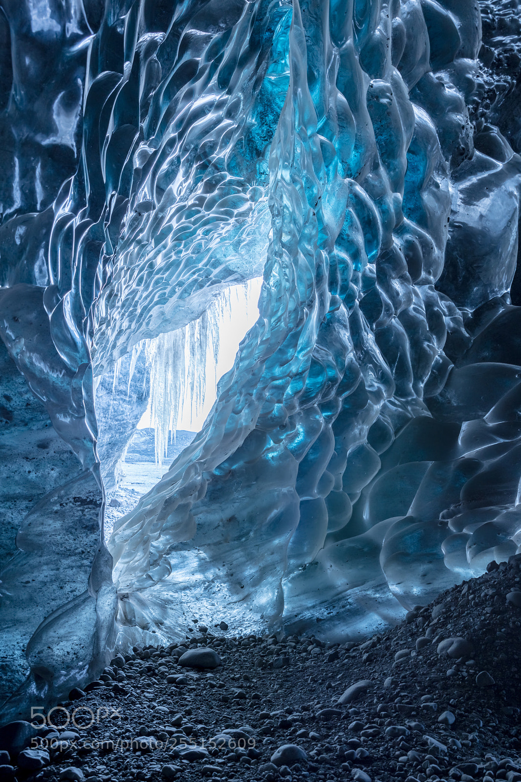 Canon EOS 5DS R sample photo. Blue ice cave photography