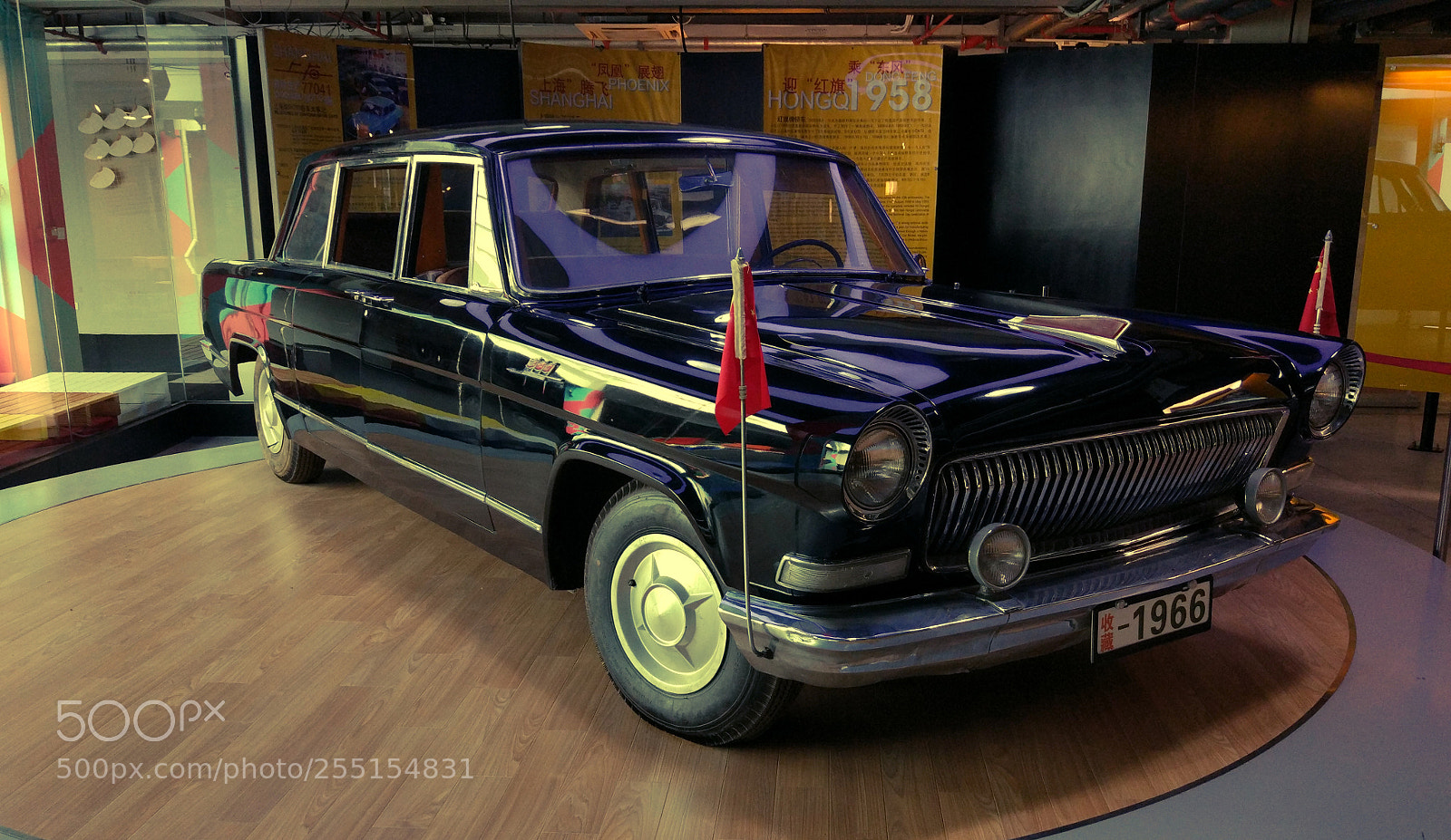 Xiaomi MI 5 sample photo. An old car photography