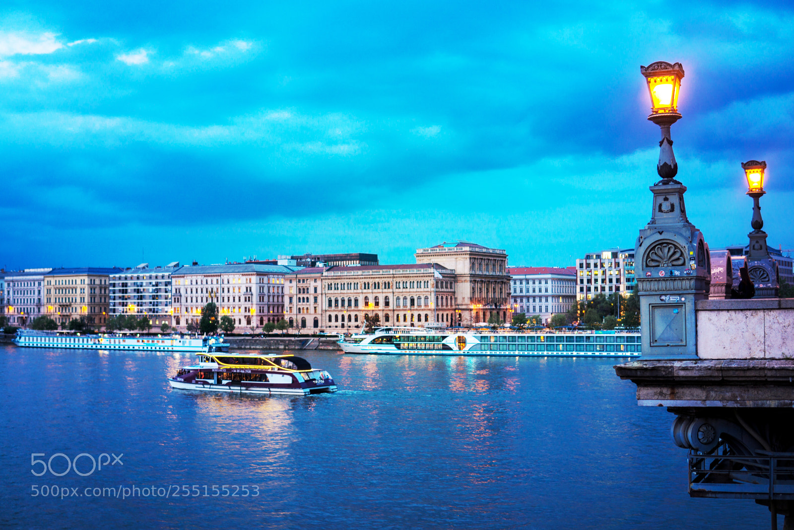 Sony a6000 sample photo. Danube river in budapest. photography
