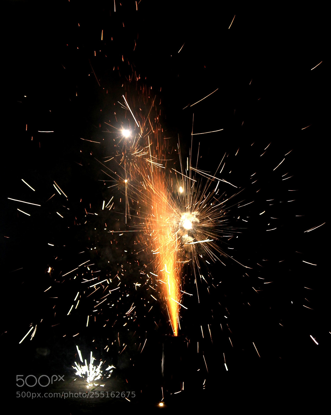 Canon EOS 1200D (EOS Rebel T5 / EOS Kiss X70 / EOS Hi) sample photo. Sparkling fireworks photography