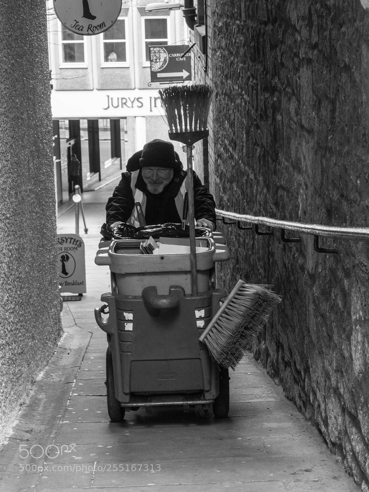 Panasonic Lumix DMC-GX8 sample photo. -1803_royal mile monochrome108108.jpg photography