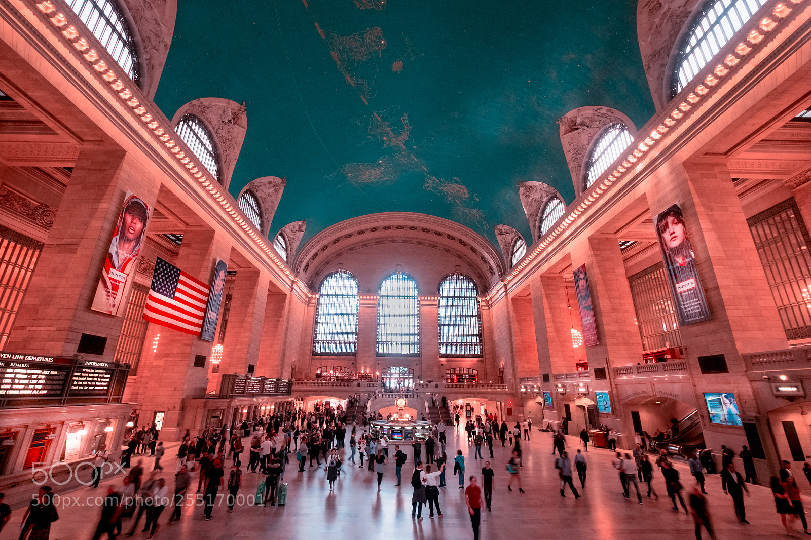 Fujifilm X-T10 sample photo. The iconic grand central photography
