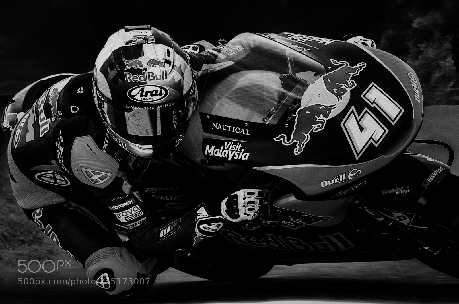 Nikon D5200 sample photo. Extreme knee turn  photography