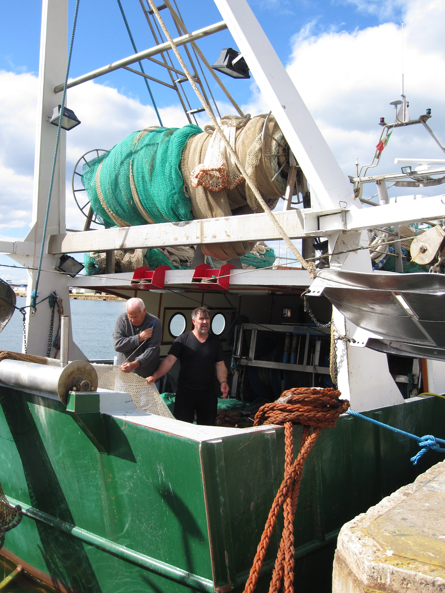 Canon PowerShot SD780 IS (Digital IXUS 100 IS / IXY Digital 210 IS) sample photo. Fishermen photography