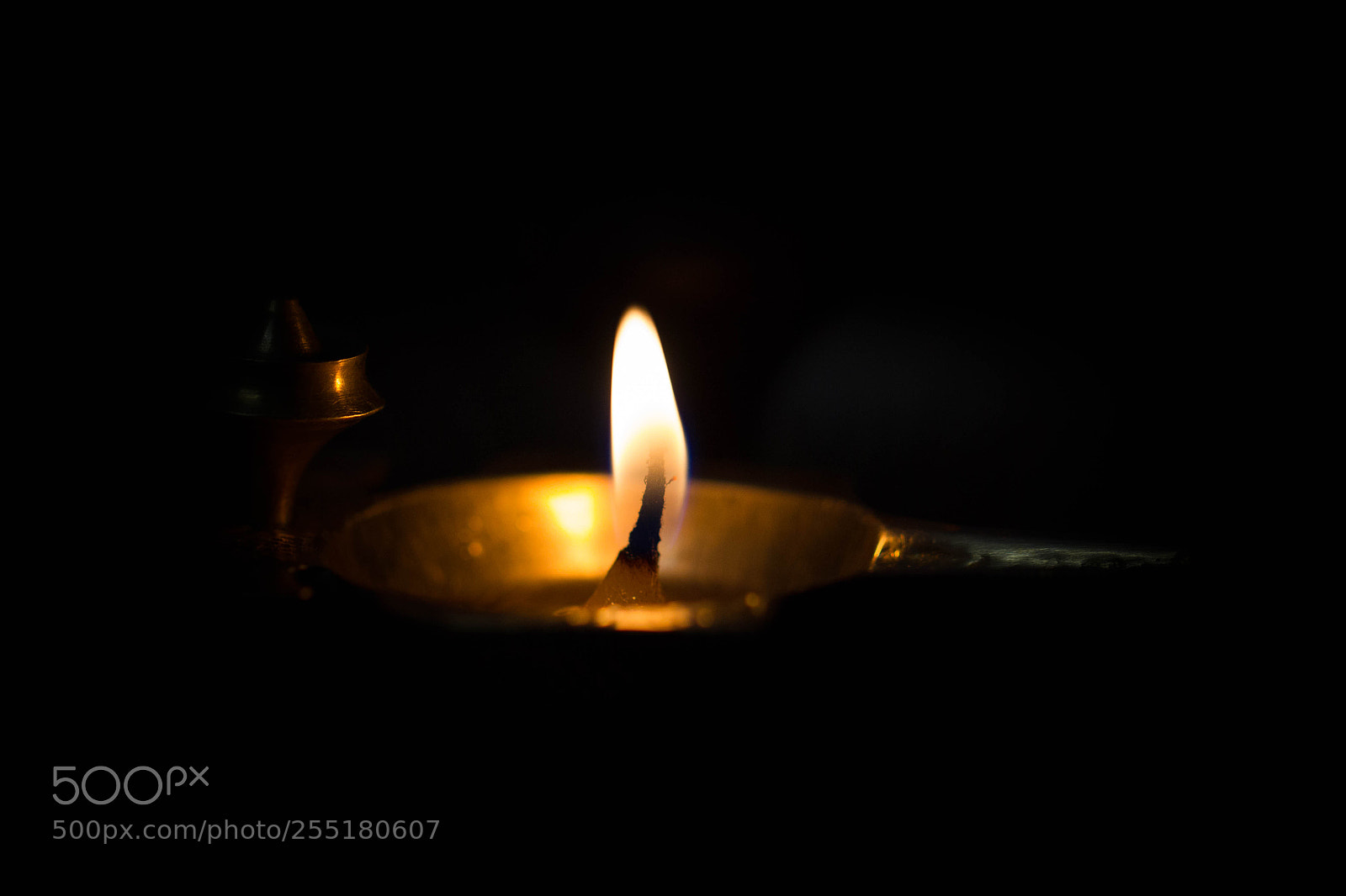 Canon EOS 550D (EOS Rebel T2i / EOS Kiss X4) sample photo. Oil lamp photography
