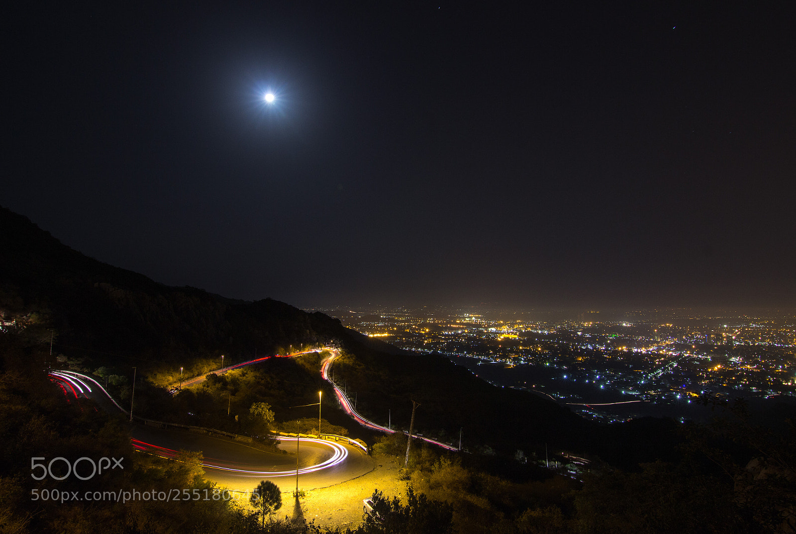 Canon EOS 600D (Rebel EOS T3i / EOS Kiss X5) sample photo. The capital under eclips photography