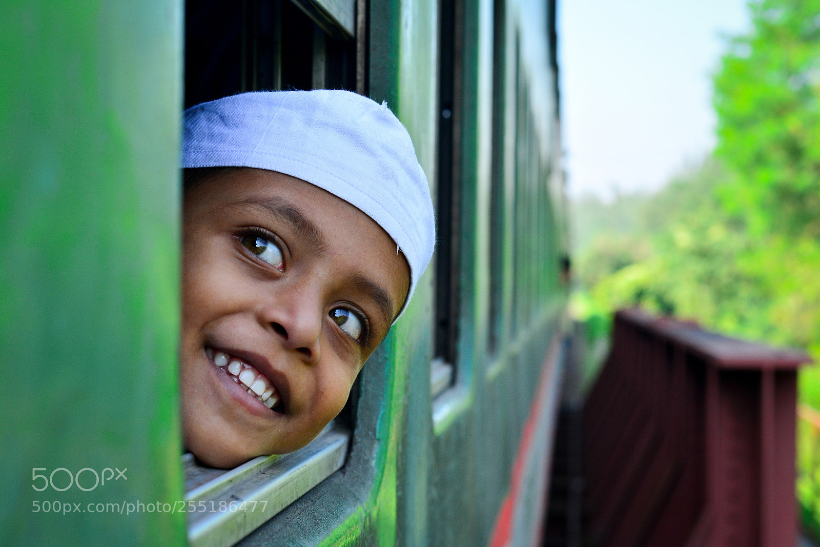 Nikon D5200 sample photo. Smile photography