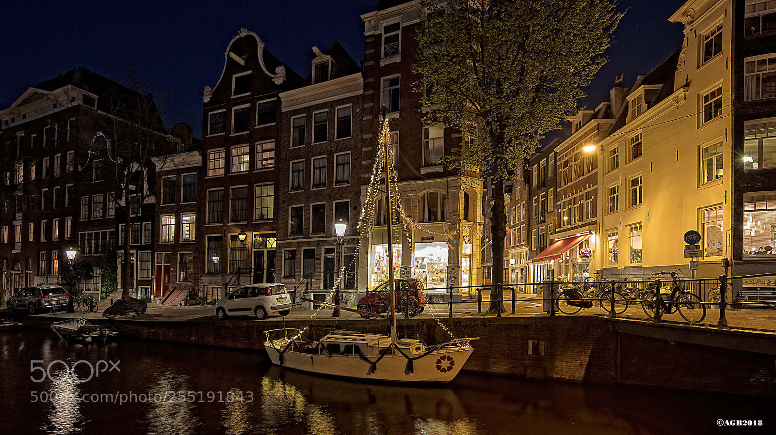 Canon EOS 5DS R sample photo. Evening in the city. photography