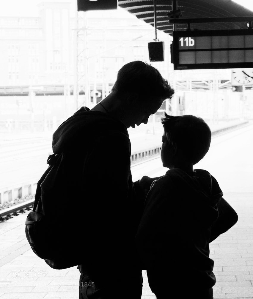Olympus OM-D E-M10 sample photo. Two friends at the photography