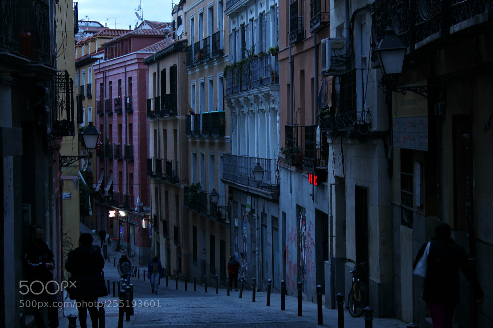 Canon EF-S 18-55mm F3.5-5.6 IS sample photo. Madrid me mata photography